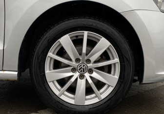 Подержанный автомобиль Volkswagen Polo Sedan 2011 года (9 фото)