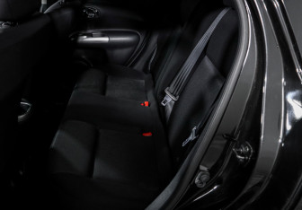 Подержанный автомобиль Nissan Juke 2012 года (10 фото)