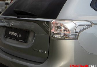 Подержанный автомобиль Mitsubishi Outlander 2014 года (22 фото)