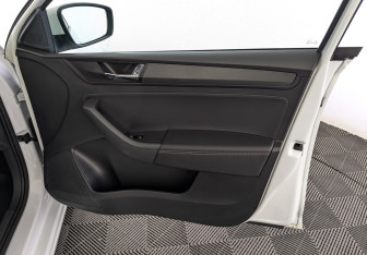 Подержанный автомобиль Skoda Rapid Liftback 2021 года (25 фото)