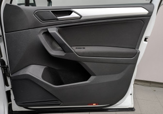 Подержанный автомобиль Volkswagen Tiguan 2018 года (24 фото)