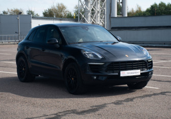 Подержанный автомобиль Porsche Macan 2017 года (3 фото)