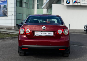 Подержанный автомобиль Volkswagen Jetta Sedan 2008 года (6 фото)