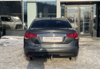 Подержанный автомобиль Citroen C4 Sedan 2014 года (6 фото)