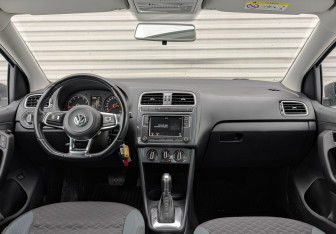 Подержанный автомобиль Volkswagen Polo Sedan 2020 года (14 фото)