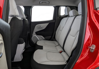 Подержанный автомобиль Jeep Renegade 2018 года (18 фото)