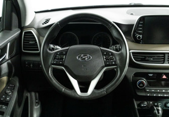 Подержанный автомобиль Hyundai Tucson 2020 года (8 фото)