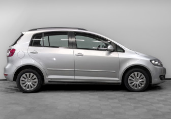 Подержанный автомобиль Volkswagen Golf Plus 2013 года (4 фото)