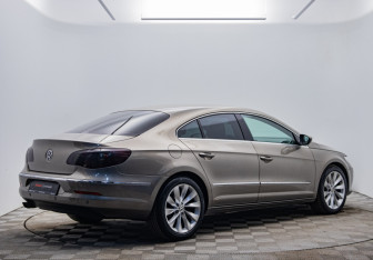 Подержанный автомобиль Volkswagen Passat CC 2011 года (5 фото)
