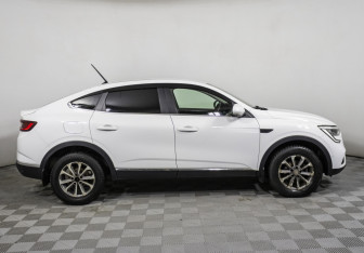 Подержанный автомобиль Renault Arkana 2020 года (4 фото)