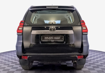 Подержанный автомобиль Toyota Land Cruiser Prado 2019 года (6 фото)