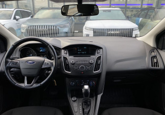 Подержанный автомобиль Ford Focus Wagon 2017 года (10 фото)