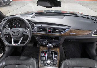 Подержанный автомобиль Audi A6 Sedan 2011 года (12 фото)