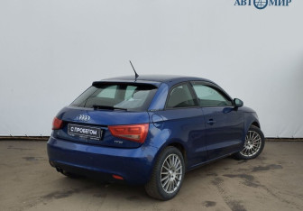 Подержанный автомобиль Audi A1 2011 года (8 фото)