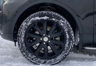 Подержанный автомобиль Land Rover Discovery 2017 года (9 фото)