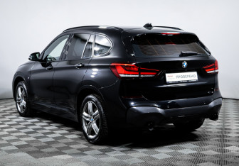 Подержанный автомобиль BMW X1 2020 года (7 фото)
