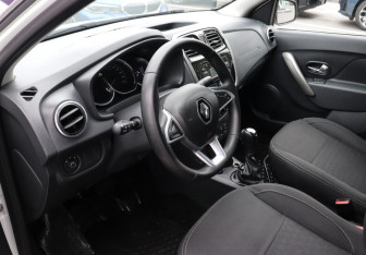 Подержанный автомобиль Renault Logan Sedan 2019 года (7 фото)