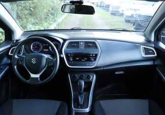 Подержанный автомобиль Suzuki SX4 Hatchback 2014 года (12 фото)