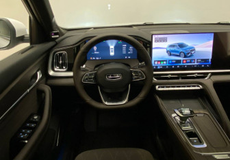 Подержанный автомобиль Geely Monjaro 2025 года (22 фото)