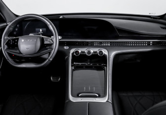 Подержанный автомобиль Exeed RX 2023 года (12 фото)