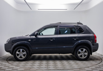Подержанный автомобиль Hyundai Tucson 2006 года (2 фото)
