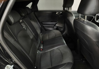 Подержанный автомобиль Kia Ceed Hatchback 2019 года (12 фото)