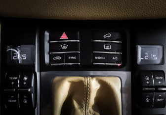 Подержанный автомобиль Porsche Macan 2015 года (19 фото)