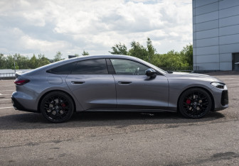Подержанный автомобиль Audi A5 Liftback 2025 года (5 фото)