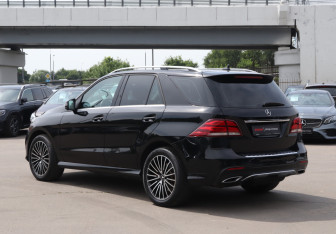 Подержанный автомобиль Mercedes-Benz GLE 2018 года (7 фото)