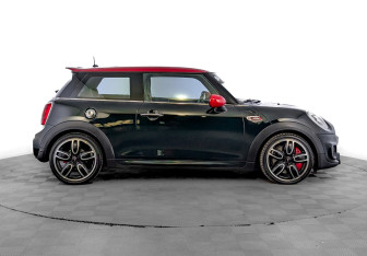 Подержанный автомобиль MINI Hatch 2017 года (4 фото)