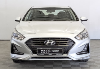 Подержанный автомобиль Hyundai Sonata 2019 года (2 фото)
