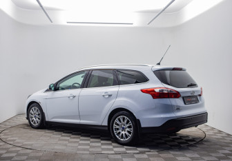 Подержанный автомобиль Ford Focus Wagon 2013 года (7 фото)