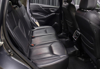 Подержанный автомобиль Subaru Forester Suv 2019 года (12 фото)
