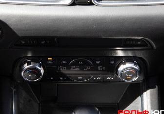 Подержанный автомобиль Mazda CX-5 2019 года (14 фото)