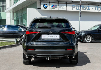 Подержанный автомобиль Lexus NX 2018 года (6 фото)