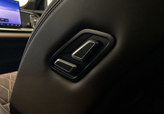 Подержанный автомобиль Geely Monjaro 2026 года (10 фото)