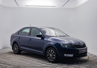 Подержанный автомобиль Skoda Rapid Liftback 2014 года (3 фото)
