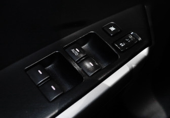 Подержанный автомобиль Mitsubishi Pajero Sport 2017 года (23 фото)