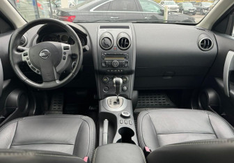 Подержанный автомобиль Nissan Qashqai 2008 года (9 фото)