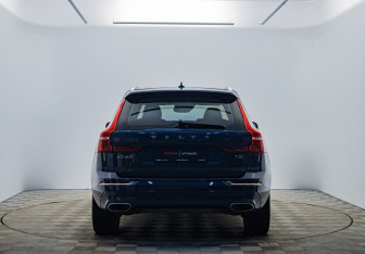 Подержанный автомобиль Volvo XC60 2021 года (6 фото)