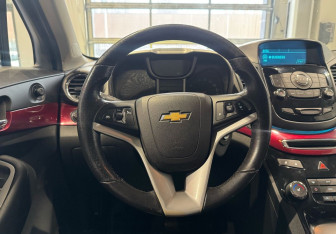 Подержанный автомобиль Chevrolet Orlando 2014 года (15 фото)