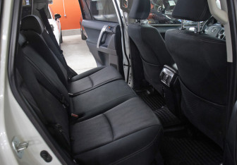 Подержанный автомобиль Toyota Land Cruiser Prado 2017 года (12 фото)