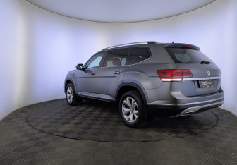 Подержанный автомобиль Volkswagen Teramont 2019 года (7 фото)