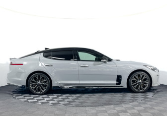 Подержанный автомобиль Kia Stinger 2018 года (4 фото)