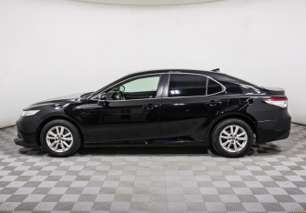 Подержанный автомобиль Toyota Camry Sedan 2019 года (8 фото)