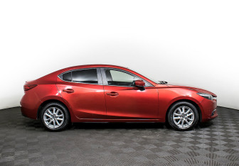 Подержанный автомобиль Mazda 3 Sedan 2017 года (4 фото)