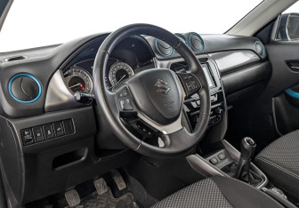 Подержанный автомобиль Suzuki Vitara 2019 года (15 фото)