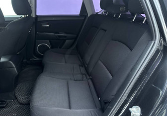 Подержанный автомобиль Mazda 3 Hatchback 2008 года (10 фото)