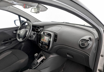 Подержанный автомобиль Renault Kaptur 2017 года (11 фото)