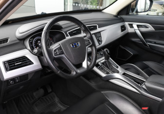 Подержанный автомобиль Geely Atlas 2018 года (16 фото)